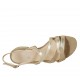 Sandalo da donna in pelle laminata platino e camoscio beige tacco 4 - Misure disponibili: 33