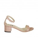 Zapato abierto con cinturon para mujer en charol estampado rosa tacon 4