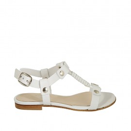 Sandalia para mujer con tachuelas en piel blanca tacon 1 - Tallas disponibles:  33, 34, 42, 43
