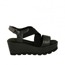 Sandale pour femmes avec elastique, plateau et fermeture velcro en cuir lamé noir scintillant talon compensé 6 - Pointures disponibles:  43, 44, 45