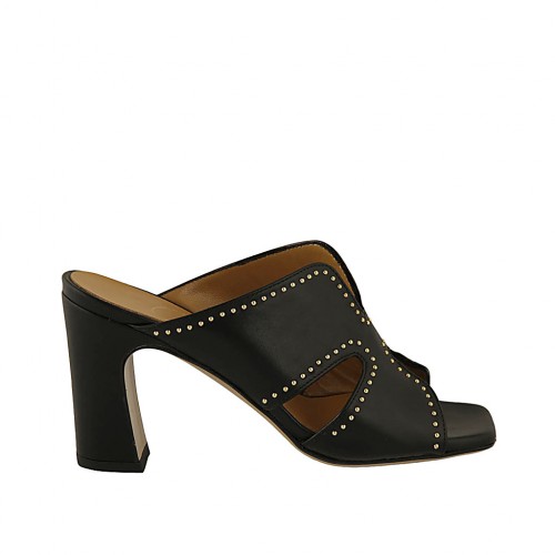 Sabot aperto da donna con borchie in pelle nera tacco 8 - Misure disponibili: 32, 33, 42