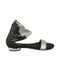 Scarpa aperta con cerniera da donna in pelle nera e laminata argento tacco 1