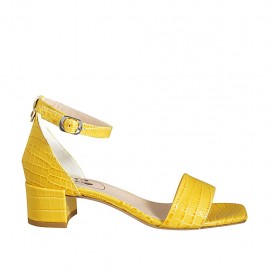 Zapato abierto para mujer con cinturon al tobillo en piel estampada amarillo tacon 4 - Tallas disponibles:  33, 34, 43, 45