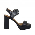 Sandalia para mujer en piel negra con hebilla, plataforma y tacon 9