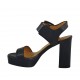 Sandalo da donna in pelle nera con fibbia, plateau e tacco 9 - Misure disponibili: 32, 42, 46