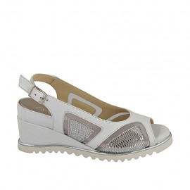 Sandale pour femmes avec semelle interieur amovible en cuir et tissu blanc et cuir lamé argent talon compensé 5 - Pointures disponibles:  32, 42, 43, 44