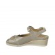 Sandalia para mujer con velcro y plantilla extraible en piel perlada platino cuña 4 - Tallas disponibles:  31, 33, 42, 43, 44, 45