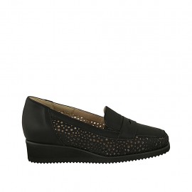Woman's loafer with removable insole in black pierced leather wedge heel 3