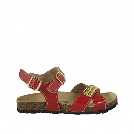 Damensandale aus rotem Lackleder mit Riem, Schnalle, Accessoire und Keilabsatz 2 - Verfügbare Größen:  32, 33, 34, 42, 43