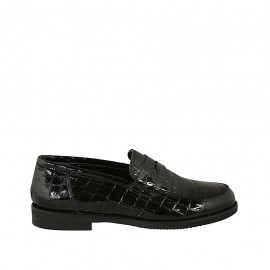 Woman's loafer in black printed patent leather heel 2