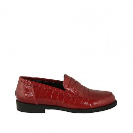 Woman's loafer in red printed patent leather with heel 2