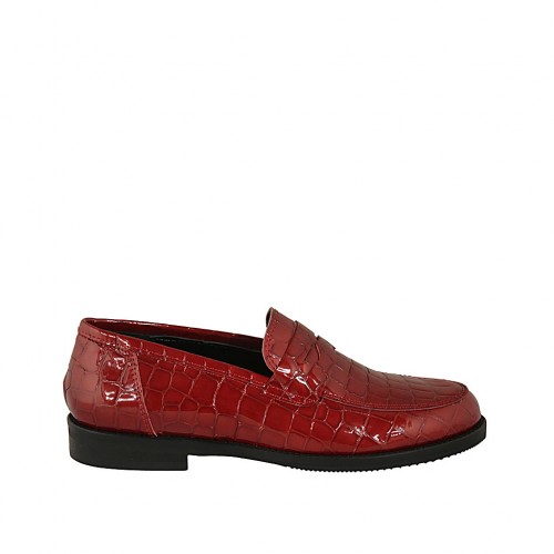 Damenmokassin aus rotem bedrucktem Lackleder mit Absatz 2 - Verfügbare Größen:  33, 34, 43, 44