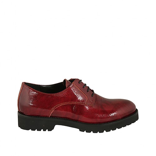 Chaussure derby à lacets pour femmes en cuir verni imprimé de couleur rouge talon 3 - Pointures disponibles:  42, 43, 44, 45