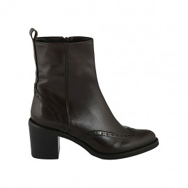 Bottines pour femmes avec fermeture éclair et bout golf en cuir marron talon 6 - Pointures disponibles:  33, 34, 42, 43, 44, 45
