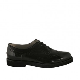 Woman's laced Oxford shoe in black leather and patent leather with wingtip heel 3