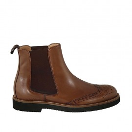 Herrenstiefelette mit Gummibändern und Broguemuster aus hellbraunem Leder - Verfügbare Größen:  36, 37, 38, 46, 47, 48, 49