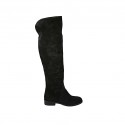 Hoher Damenstiefel mit halbhohem Reissverschluss aus schwarzem Wildleder Absatz 3
