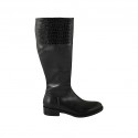 Woman's boot with zipper in black leather and printed leather heel 3
