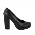 Decolté da donna in pelle nera con plateau tacco 10