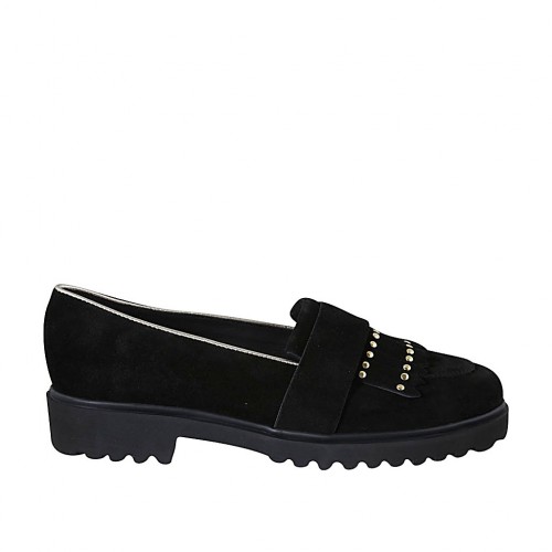 Woman's moccasin shoe with fringes and studs in black suede and platinum trimming heel 3