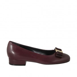 Pumpschuh für Damen aus bordeauxfarbenem Leder mit Schleife aus Stoff Absatz 2 - Verfügbare Größen:  33, 34, 42, 43, 44, 45
