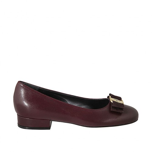 Pumpschuh für Damen aus bordeauxfarbenem Leder mit Schleife aus Stoff Absatz 2 - Verfügbare Größen:  33, 34, 42, 43, 44, 45