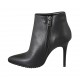 Woman's pointy ankle boot with lateral zipper in black leather heel 10