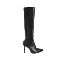 Woman's pointy boot with zipper in black suede and leather heel 11