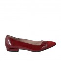 Woman's pointy ballerina shoe in red patent leather and suede heel 1