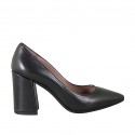 Zapato de salon puntiagudo en piel negra para mujer tacon cuadrado 8