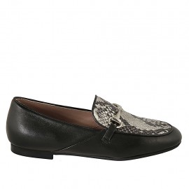 Woman's mocassin in black and printed leather with accessory heel 1