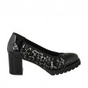 Decolté da donna in vernice nera e tessuto elasticizzato laminato stampato argento tacco 6