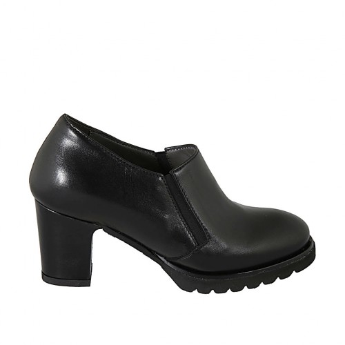 Damenschuh mit Gummibändern und herausnehmbarer Innensohle aus schwarzem Leder Absatz 7 - Verfügbare Größen:  32, 33, 34, 42, 43, 44, 45