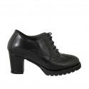 Zapato Oxford para mujer con cordones, plantilla extraible y punta de ala e en piel negra tacon 7