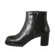 Woman's ankle boot with zipper in black leather heel 6