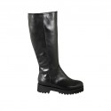 Woman's boot with removable insole and zipper in black leather heel 4