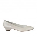 Zapato de salón para mujer en piel de color marfil perlado tacon 3