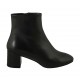 Woman's ankle boot with zipper in black leather heel 6