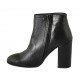 Woman's ankle boot with rounded tip and zipper in black leather heel 9