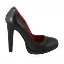 Decolté da donna in pelle nera con plateau tacco 11