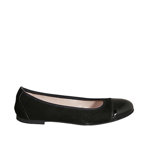 Woman's ballerina shoe in black patent leather and suede heel 1