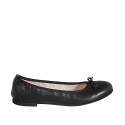 Woman's ballerina shoe in black leather with bow heel 1