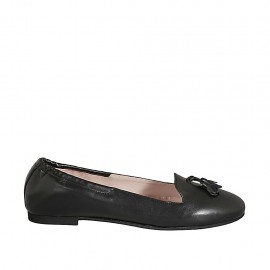 Woman's loafer with elastic band and tassels in black leather heel 1