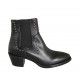 Woman's Texan ankle boot with zipper, elastic and studs in black leather heel 5