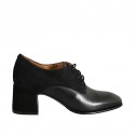 Scarpa stringata derby da donna in camoscio e pelle nera tacco 6