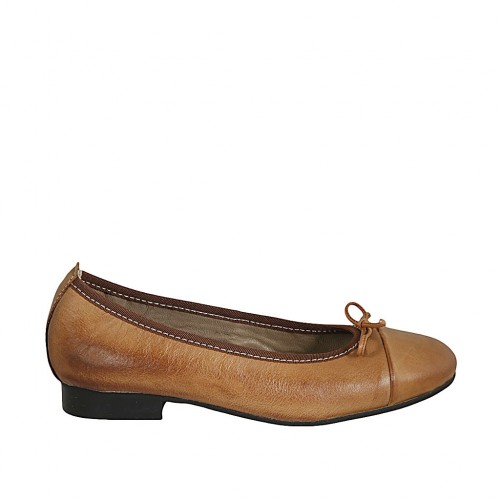 Woman's ballerina shoe with bow and captoe in tan brown leather heel 2 - Available sizes:  42, 43, 44, 45