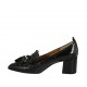 Woman's moccasin shoe with tassels in black patent leather heel 5