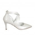 Woman's pump in pearled ivory leather with backside zipper and crossed straps heel 7
