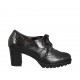 Scarpa derby stringata da donna in pelle nera con lavorazione Brogue  tacco 6 - Misure disponibili: 32, 33, 34, 42, 43, 44, 45