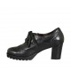 Scarpa derby stringata da donna in pelle nera con lavorazione Brogue  tacco 6 - Misure disponibili: 32, 33, 34, 42, 43, 44, 45